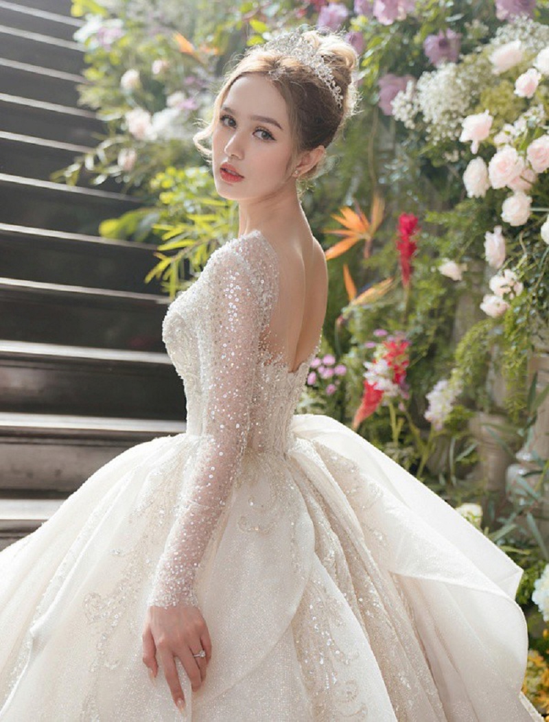 Top 30+ mẫu Váy cưới đi bàn đẹp nhất diện ngày trọng đại - Nicole Bridal